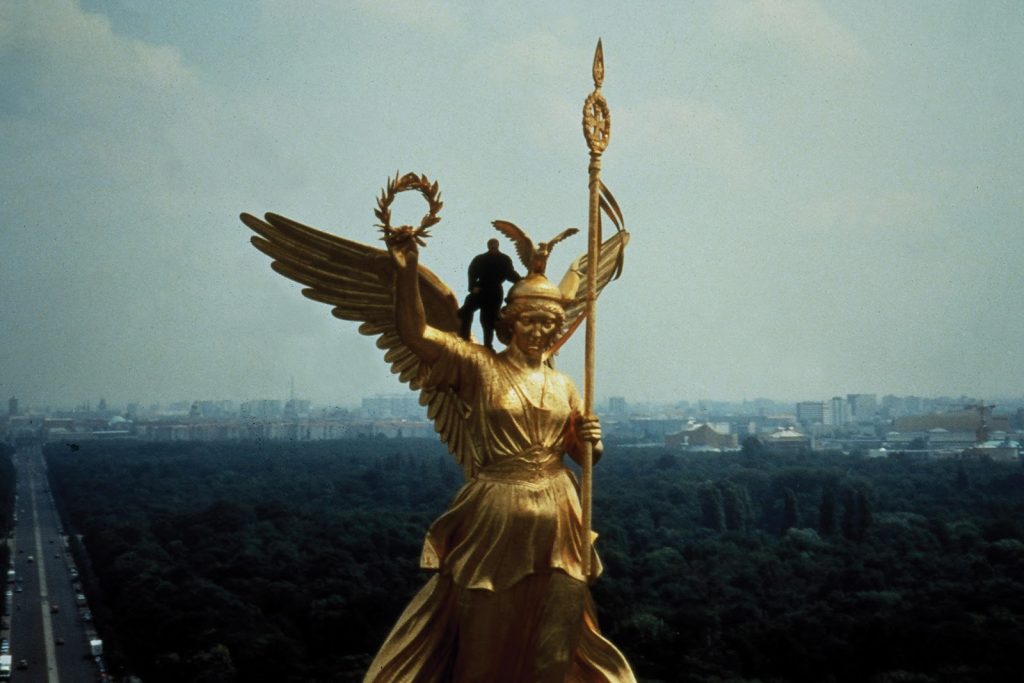 Berlin fölött az ég - Arany angyal szobor
